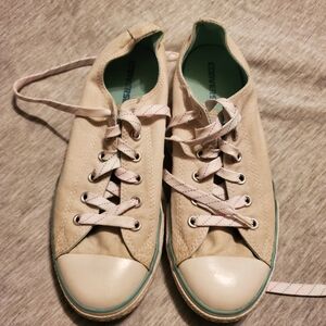 Converse Chuck Taylor All Star Low Top Cream Youth Size 5